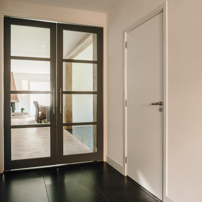 Taatsdeuren en freeslijndeuren