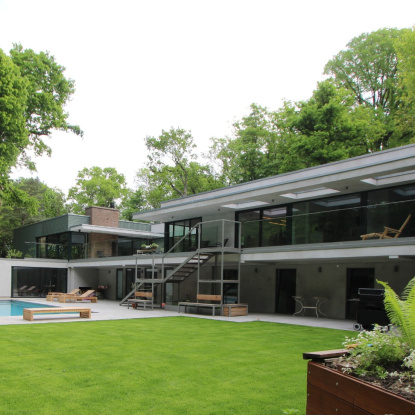 Binnendeuren in luxe villa Vogelenzang